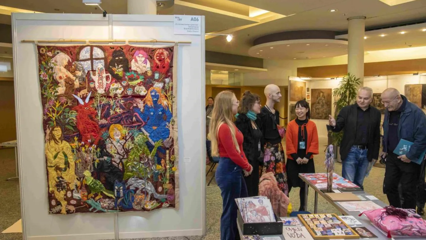 Künstler und Künstlerinnen im Gespräch.